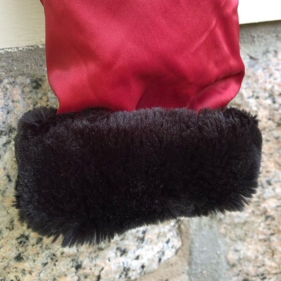 Danier Red Cropped ThemoLite Jacket Liner Bomber Black Faux Fur Collar Cuffs S/M - Picture 15 of 17